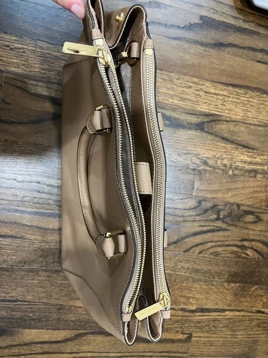 Michael Kors Beige Leather Satchel with Gold Hardware - Picture 3 of 7